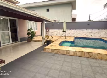 Sobrado Isolado com 4 suítes 3 vagas - Com Piscina e Churrasqueira a Carvão!