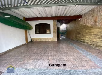 LINDA CASA 2 SUÍTES, QUINTAL SUPER ESPAÇOSO, PRÓXIMO AO COMÉRCIO EM GERAL.