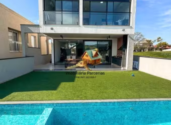Casa imponente  New Ville  410m2 - 3 Suítes com Closet - Piscina !