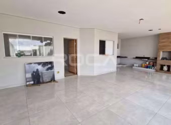 Casa padrão à venda no Jardim Embaré, São Carlos - 3 dormitórios, suíte, 6 garagens e aquecedor solar.