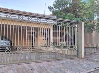 Casa padrão à venda no Jardim São Carlos, São Carlos - 3 dormitórios, suíte, closet e aquecedor solar.
