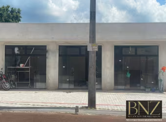 Sala Comercial para Locação – Localização Estratégica em Frente ao Mercado
