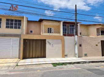 Casa com 3 dormitórios para alugar por R$ 2.300,00/mês - Itaperi - Fortaleza/CE