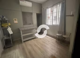 Sala comercial no Centro de Niterói.