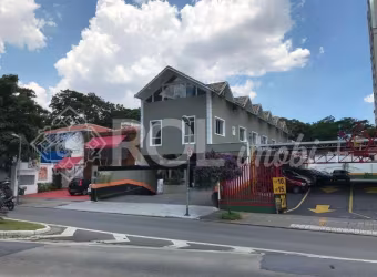 Locação de Casa Comercial em Pinheiros-SP: 16 Salas, 5 Banheiros, 45 Vagas, 1.200m² -