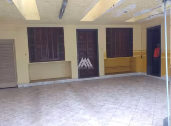 Vendo casa em Itaúna em excelente localização na região central!