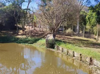 Vendo sítio em Itaúna em excelente localização!