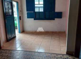 Vendo casa em Itaúna em excelente localização na região do centro!