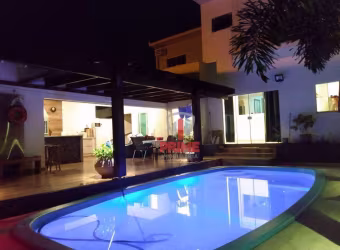 Sobrado à venda no Jardim Alvorada em Cambé. Sobrado com 3 quartos sendo 1 suíte, sala, lavabo, cozinha, gourmet com churrasqueira e piscina, área de