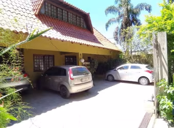 (PERMUTA) Sobrado, são 03 sobrados no mesmo terreno de 484 m², com espaço para mais construção no Alto da XV em Curitiba PR
