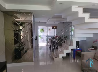 Sobrado em condomínio, 03 quartos c/suíte, terraço, espaço Gourmet, no Barreirinha/Boa Vista em Curitiba PR