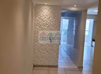 Apartamento com 2 quartos de frente para o mar. 2 quartos sendo 1 suíte, 2 banheiros, 1 vaga