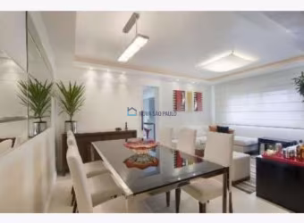 Totalmente reformado, localização impar, decorado.