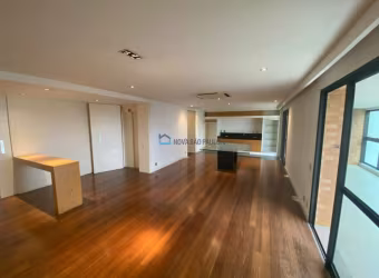 Apartamento em Jardim Morumbi / Parque Burle Marx, 3 suítes, 4 banheiros, 4 vagas, depósito, 192 m2
