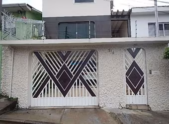 Sobrado com 3 dormitórios, 1 suite de 195 m², Saúde!