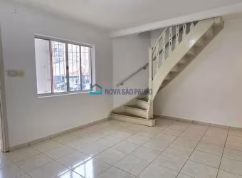 Sobrado próximo ao metrô Praça da Árvore.