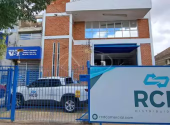 EXCELENTE PAVILHÃO MUITO BEM LOCALIZADO NO BAIRRO!!!