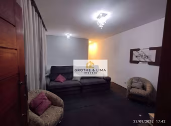 Linda casa em Jacareí.