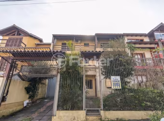 Casa com 5 quartos à venda na Rua Moacyr Godoy Ilha, 242, Espírito Santo, Porto Alegre, 359 m2 por R$ 745.000