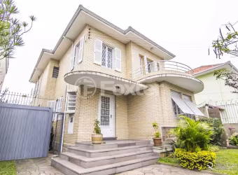 Casa com 3 quartos à venda na Rua General Gomes Carneiro, 258, Medianeira, Porto Alegre, 250 m2 por R$ 799.000