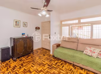 Casa com 3 quartos à venda na Rua Tijuca, 164, Medianeira, Porto Alegre, 250 m2 por R$ 700.000