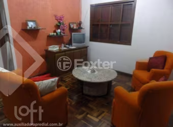 Casa com 5 quartos à venda na Rua Flor de Pessegueiro, 27, Vila Nova, Porto Alegre, 520 m2 por R$ 900.000
