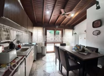 Casa com 3 quartos à venda na Rua James Bocacio, 116, Hípica, Porto Alegre, 123 m2 por R$ 450.000
