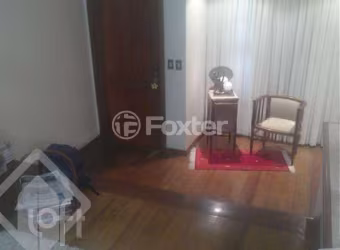 Casa com 3 quartos à venda na Rua Teixeira de Freitas, 704, Santo Antônio, Porto Alegre, 184 m2 por R$ 1.100.000