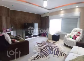 Casa com 3 quartos à venda na Rua Sepé Tiaraju, 1352, Medianeira, Porto Alegre, 171 m2 por R$ 904.000