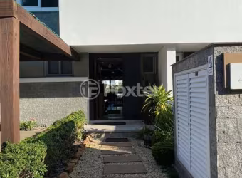 Casa em condomínio fechado com 4 quartos à venda na Rua Guatambu, 1001, Centro, Xangri-Lá, 336 m2 por R$ 2.500.000