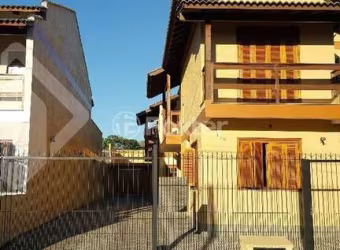 Casa com 4 quartos à venda na Rua Oiampi, 100, Guarujá, Porto Alegre, 325 m2 por R$ 700.000