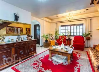 Casa com 3 quartos à venda na Rua Arapei, 325, Cristal, Porto Alegre, 232 m2 por R$ 720.000