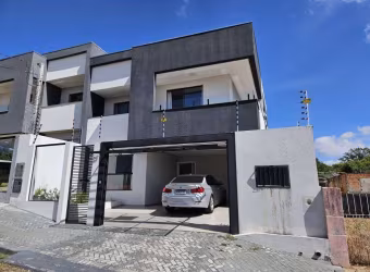 Sobrado com 3 quartos  para alugar, 175.00 m2 por R$4500.00  - Uvaranas - Ponta Grossa/PR