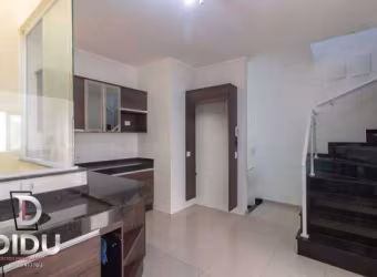 Venha conhecer e se encantar com essa incrível casa em condomínio fechado na Vila São Silvestre, 3 dormitórios, 1 suíte e 2 vagas. Desocupado.