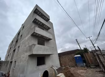 APARTAMENTO EM PINHAIS COM SACADA E CHURRASQUEIRA