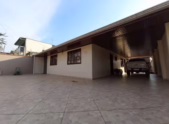 Casa com 3 quartos à venda na Rua Chopim, 347, Capela Velha, Araucária, 209 m2 por R$ 750.000