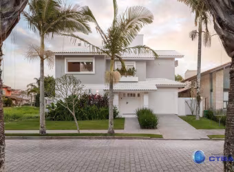 Linda casa com 5 suítes à venda em Jurerê
