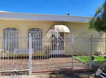 Casa comercial com 3 quartos 1 suite edícula e 3 vagas no Taquaral em Campinas-SP