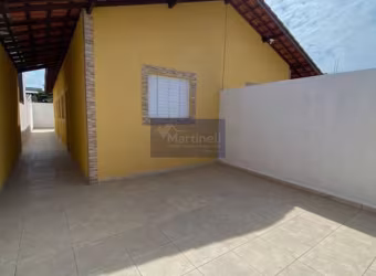 Casa à venda em Itanhaém-SP, bairro Nossa Sra. do Sion: 2 quartos, 1 sala, 1 banheiro, 2 vagas de garagem!