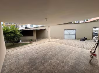 Casa térrea para venda com 2 dormitórios em frente ao Shopping de Mogi.