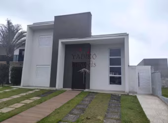 Casa de Condomínio com 4 suites e piscina maravilhosa!!