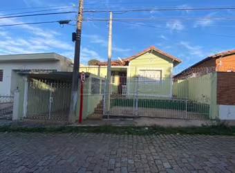 casa de três dormitórios no Cidade jardim em São Carlos.