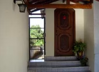 Casa com 2 dormitórios no Centro próxima a Catedral em São Carlos