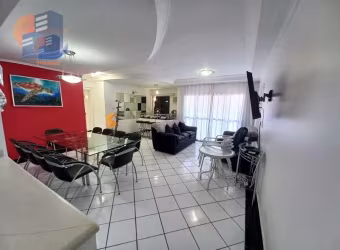 Amplo apartamento sendo 02 Unidades Unificadas e repaginadas.