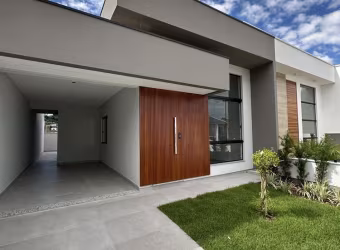 Casa a venda com 2 quartos sendo 1 suíte, 2 banheiros e 2 vagas de garagem