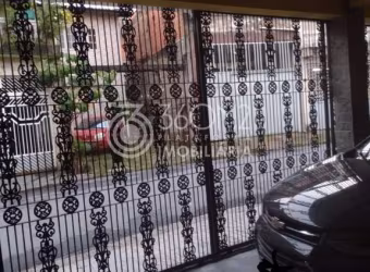 Sobrado para Venda em Carapicuíba, Parque Santa Teresa, 3 dormitórios, 2 banheiros, 3 vagas