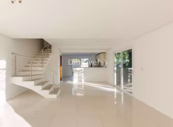 Casa em condomínio fechado com 3 quartos à venda na Rua Jacundá, 66, Guarujá, Porto Alegre por R$ 695.000
