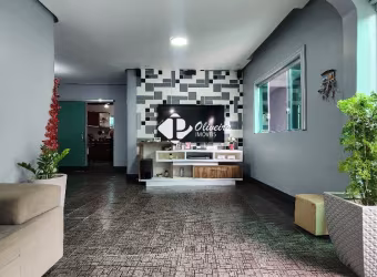 Vendo Casa Duplex com 03 quartos, próximo ao Atack Max Teixeira.