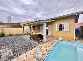 Casa com 2 quartos à venda no Centro, Balneário Piçarras , 184 m2 por R$ 590.000