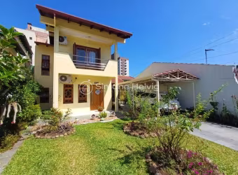 Casa com 4 quartos à venda na Rua Cônego Estanislau Scherer, 295, Centro, Guaíba por R$ 1.190.000